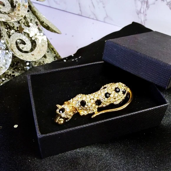 Giorgio Leopard Panther Gold Plated and Crystal Brooch/Pin - Picture 9 of 9
